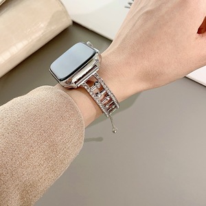 <span class=keywords><strong>Bracelet</strong></span> à breloques de luxe à la mode chaîne en or pour femmes <span class=keywords><strong>bracelet</strong></span> de montre en métal en acier inoxydable pour <span class=keywords><strong>Apple</strong></span> <span class=keywords><strong>Watch</strong></span> 8 <span class=keywords><strong>7</strong></span> 6 5 4 3 2 1 bande - Product Image 6