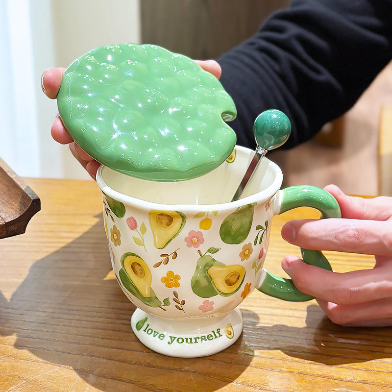 Avocat vert [couvercle de tasse et cuillère]