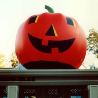 Expédition rapide, lanterne géante gonflable classique Jack-O'-Lantern très résistante avec visage noir pour la décoration de vitrine d'Halloween