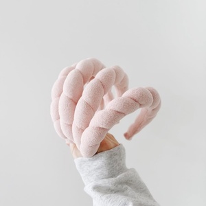 Ensemble d'accessoires capillaires pour femmes : bandeau en tissu, serre-tête et pinces à cheveux pour le soin de la peau et le démaquillage - Product Image 6