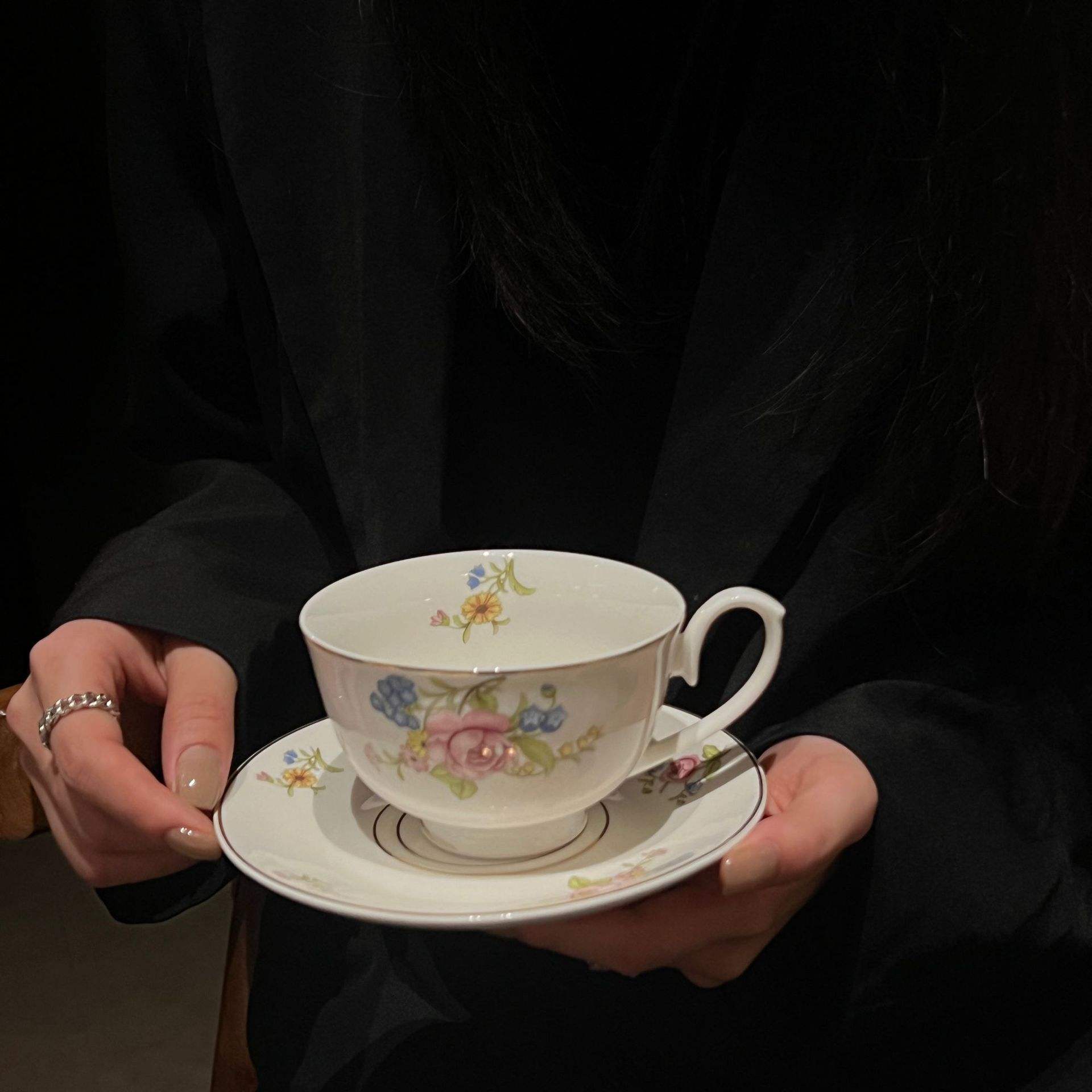 ถ้วยและจาน