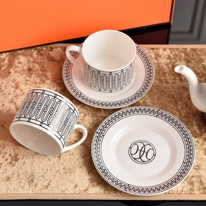 Vente chaude : 5 pièces d'accessoires de cuisine en céramique à rayures grises de style occidental royal, ensembles de café et de thé avec boîte cadeau - Product Image 6