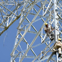 Tour en treillis d'acier angulaire 220 kV pour lignes de transmission d'énergie haute tension