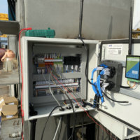 Unité d'alimentation intégrée, fonctionnement entièrement autonome, autoalimentée, grue à portique hydraulique diesel, moteur PLC, engrenage, roulement