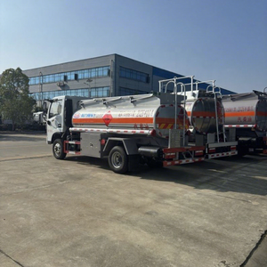Camión Cisterna Pequeño Dongfeng de 5000L/5M3 para Reabastecimiento de Diésel y Gasolina - Product Image 4