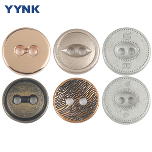 Nút kim loại <span class=keywords><strong>2</strong></span> lỗ, khắc logo tùy chỉnh, 22 năm kinh nghiệm nhà máy, dành cho áo cardigan nam nữ, khuy măng sét, áo len dệt kim - Product Image 1