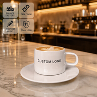 Logo personnalisé OEM, tasse à café en céramique blanche minimaliste de 240 ml et soucoupe, vente en gros, mug à latte en porcelaine nordique, marque privée