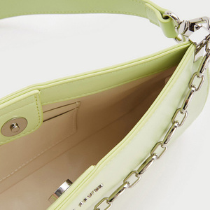 2025 diseño Popular logotipo personalizado moda mujer PU bolso de hombro con bonita cadena Simple tendencia último <span class=keywords><strong>Sling</strong></span> <span class=keywords><strong>Bag</strong></span> para damas - Product Image 4