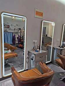 <span class=keywords><strong>Espejos</strong></span> de equipo de salón <span class=keywords><strong>para</strong></span> barbería y muebles Estación de maquillaje Estilismo Barbero Peluquería Espejo <span class=keywords><strong>con</strong></span> <span class=keywords><strong>luces</strong></span> - Product Image 5