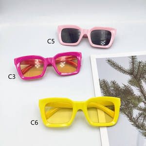 Occhiali da <span class=keywords><strong>sole</strong></span> quadrati colorati per bambini accessori per ragazze giocattoli per bambini decorazione parasole occhiali per bambini con montatura grande - Product Image 4