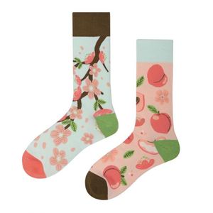 Chaussettes en coton mi-longues originales, asymétriques, colorées, créatives, amusantes, à motif de lapin, tendance rétro, personnalisées, pour couple, style INS - Product Image 4
