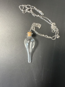 Haute qualité 20*60mm collier en verre Transparent bouteille de <span class=keywords><strong>parfum</strong></span> pendentif Simple titane acier pour cadeaux à des amis - Product Image 3