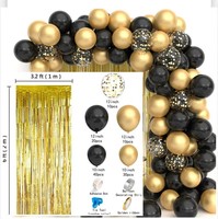 Ensemble de ballons noirs et dorés pour la décoration de fête sur le thème des anniversaires