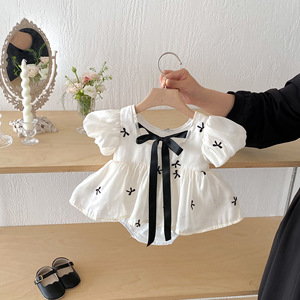Tutina Estiva in Stile Coreano per Neonata con Fiocco Ricamato, Abbigliamento per Neonati di Un Mese - Product Image 1