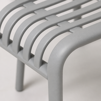 Chaise d'événement empilable commerciale contemporaine en plastique robuste gris PP pour la formation, les salles de réunion, les bureaux, les écoles et les hôtels