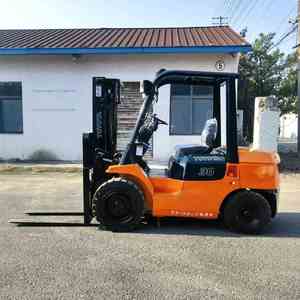 Montacargas Usado de 3 Toneladas, Montacargas de Combustión Interna 30, Equipo de Manipulación de Materiales Original de Japón, Certificado CE EAC SASO - Product Image 2
