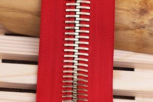 سحابات ملابس مستدامة، سحابات معدنية ذهبية قوس قزح، موردو سحابات الملابس، سحابات نحاسية عملاقة مقاس 20، 1000 قطعة - Product Image 4