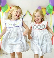 Robes de carnaval pour bébé fille, robes à volants Ric Rac, robes de Mardi Gras pour enfants, robes assorties pour bébé garçon, robes de fête en coton tissé blanc