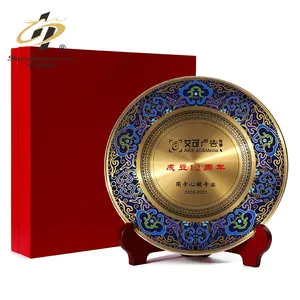 Business Gift Custom Die Casting Zinc Alloy Award Plaque Gold Plated Metal Souvenir Plate with Wood Stand Racks