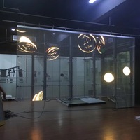 Iklan P3.91 layar holografik Led transparan Mall belanja Video dalam ruangan dinding SDK dalam ruangan Film perekat dalam ruangan Led warna penuh