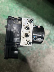 Pompe ABS d'origine pour Volkswagen Sagitar/<span class=keywords><strong>Golf</strong></span> 1KD614517E Pièces détachées pour cylindres <span class=keywords><strong>de</strong></span> <span class=keywords><strong>frein</strong></span> démontés d'occasion - Product Image 4