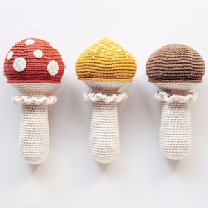 Haute qualité fait à la main jouer nourriture farcie tricot légumes champignon Amigurumi Crochet champignon <span class=keywords><strong>hochet</strong></span> - Product Image 5