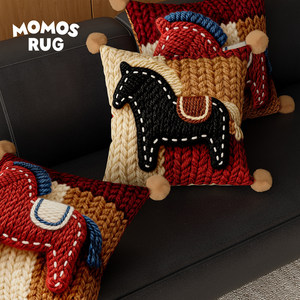 Coussin rectangulaire en peluche tricoté Red Horse, motif animal de dessin animé, pour canapé de salon, avec insert - Product Image 4