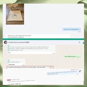 Sobres de Envío de Poliéster Ecológicos y Biodegradables con Logotipo Personalizado Impreso en Negro Mate y Dorado para Ropa, Camisetas y Bolsas - Product Image 3