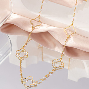 Thời trang Hollow Out Hoa vàng mạ bốn lá cỏ ba lá Mặt dây chuyền may mắn quyến rũ Vòng cổ cho phụ nữ - Product Image 2