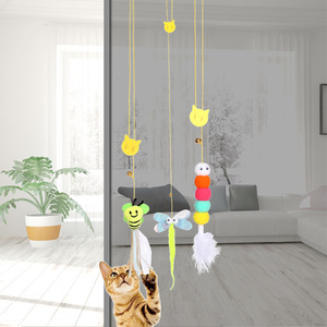 Ensemble de jouets suspendus pour chat, baguette en plumes en peluche, 26cm, design de dessin animé pour chats, fournitures interactives pour animaux de compagnie - Product Image 4