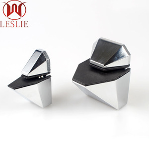 Clips de vidrio con forma de boca de pez Leslie, aleación de zinc, cromo cepillado, para fijación de estantes de gabinetes, conectores - Product Image 4