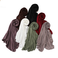 Hijab d'Été Luxe Blanc en Jersey pour Femme Foulard Long de Sport Imprimé Haute Qualité Usage Quotidien Design Uni