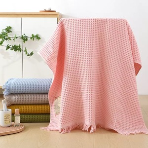 Serviette <span class=keywords><strong>de</strong></span> Bain Jetable en Pur Coton 90 x 180 cm, Sèche Rapidement, Tissée avec Glands, Agrandie, Absorbante, Douce, Antibactérienne, Certifiée OEKO-TEX, Pour Usage Domestique - Product Image 2