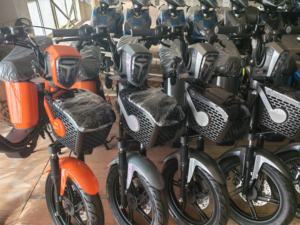 वयस्कों के लिए इलेक्ट्रिक बाइक 10 इंच विंटेज मोटो पेडल सहायता - Product Image 2