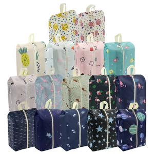 Borse Porta Scarpe Pieghevoli in Nylon Personalizzabili Greatbags, Riutilizzabili, Impermeabili, Portatili con Cerniera e Manico per Uomo e Donna - Product Image 2