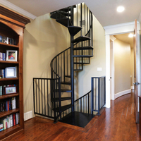 Escalier en colimaçon en acier au carbone, marches en plaque d'acier, design simple, escalier en colimaçon intérieur résidentiel