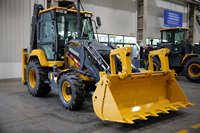 XC8-S2570 Diesel Wheel Loader 2.5ton Compact Backhoe Loader Dengan 180 °   Sudut Rotasi Penggalian