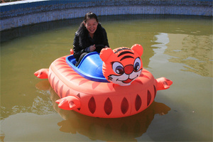 Hot Bán Mùa Hè Nước Đồ Chơi Tay Thuyền Cho Trẻ Em Động Cơ Điện Thuyền Pin Inflatable Bumper Thuyền Chất Lượng Cao Cho Thưởng Thức Vui Vẻ - Product Image 2