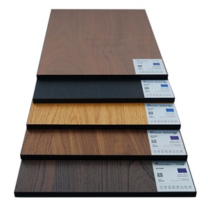 Pannelli MDF Impiallacciati in Vero Legno di Quercia Americana Rustica 4x8, Rivestiti UV, Resistenti all'Acqua, Ecologici, Marca Golden Chameleon per Soffitti - Product Image 1