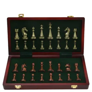 अंतरराष्ट्रीय शतरंज सेट तह लकड़ी शतरंज बोर्ड और क्लासिक हस्तनिर्मित मानक टुकड़े के साथ धातु शतरंज सेट बच्चों के लिए वयस्क