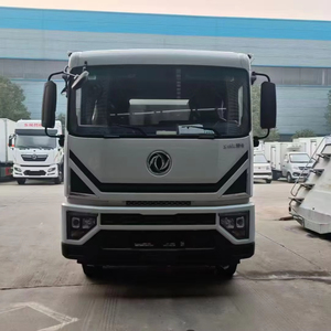 Camion-citerne à eau diesel de 10 m³ à grande capacité, transmission manuelle, portée d'arrosage de 12 à 16 m, 4x2, arroseur manuel - Product Image 1