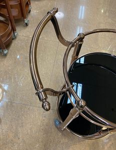 รถเข็นเครื่องดื่มทรงกลม 4 ล้อ สแตนเลส กระจกนิรภัย ดีไซน์ทันสมัย สำหรับโรงแรม ร้านอาหาร และการใช้งานในห้องอาหาร - Product Image 6