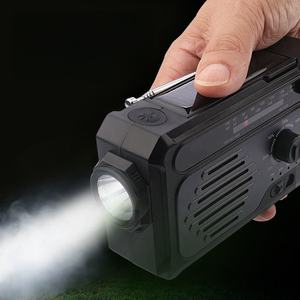 Radio de Emergencia Solar de 2000mAh con Manivela, AM/FM con Linterna y Banco de Energía para Camping - Product Image 4