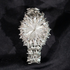 นาฬิกาข้อมือดีไซน์พิเศษสไตล์โกธิค Y2K ตัวเรือนอะลาบาสเตอร์ พร้อมกลไกควอตซ์ สำหรับผู้ชาย ตกแต่งด้วยเทคนิคการเชื่อมแบบกอธ  ดีไซน์กรงเล็บ  งานตกแต่งสุดพิเศษ - Product Image 6