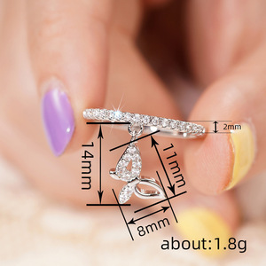 Bague délicate en zircon avec breloque papillon pour femme, bijou de doigt tendance inspiré de la nature douce - Product Image 5