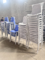 Chaise d'événement empilable en plastique, capacité de charge 600 lbs, certifiée CE, pour location de lieux de concert, conférences et festivals de musique