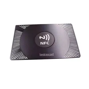 Menyesuaikan Hitam RFID Nfc Kartu Smart Kosong Nfc Kartu Logam dengan Chip