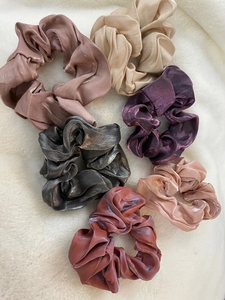 Oem all'ingrosso di modo macchia di seta chiffon di cotone di velluto personalizzato stampato della ragazza accessori <span class=keywords><strong>per</strong></span> <span class=keywords><strong>capelli</strong></span> cravatta <span class=keywords><strong>bandana</strong></span> scrunchies <span class=keywords><strong>per</strong></span> i <span class=keywords><strong>capelli</strong></span> - Product Image 6