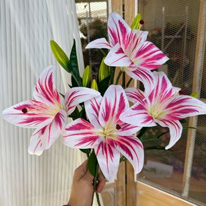 Fiori di Giglio in Seta Decorativi di Alta Qualità, 1 Fiore e 2 Boccioli, per Matrimoni, Festival all'Aperto, Esposizioni Commerciali - Product Image 2