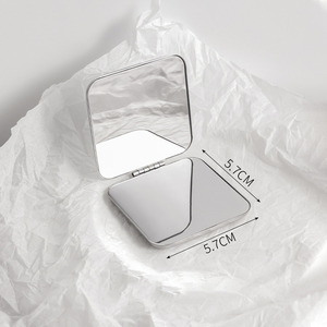 2025 New Biểu Tượng Tùy Chỉnh Xách Tay Bạc Vòng Thép Không Gỉ Mini Tay Trang Điểm Gấp Cầm Tay Pocket Gương - Product Image 3